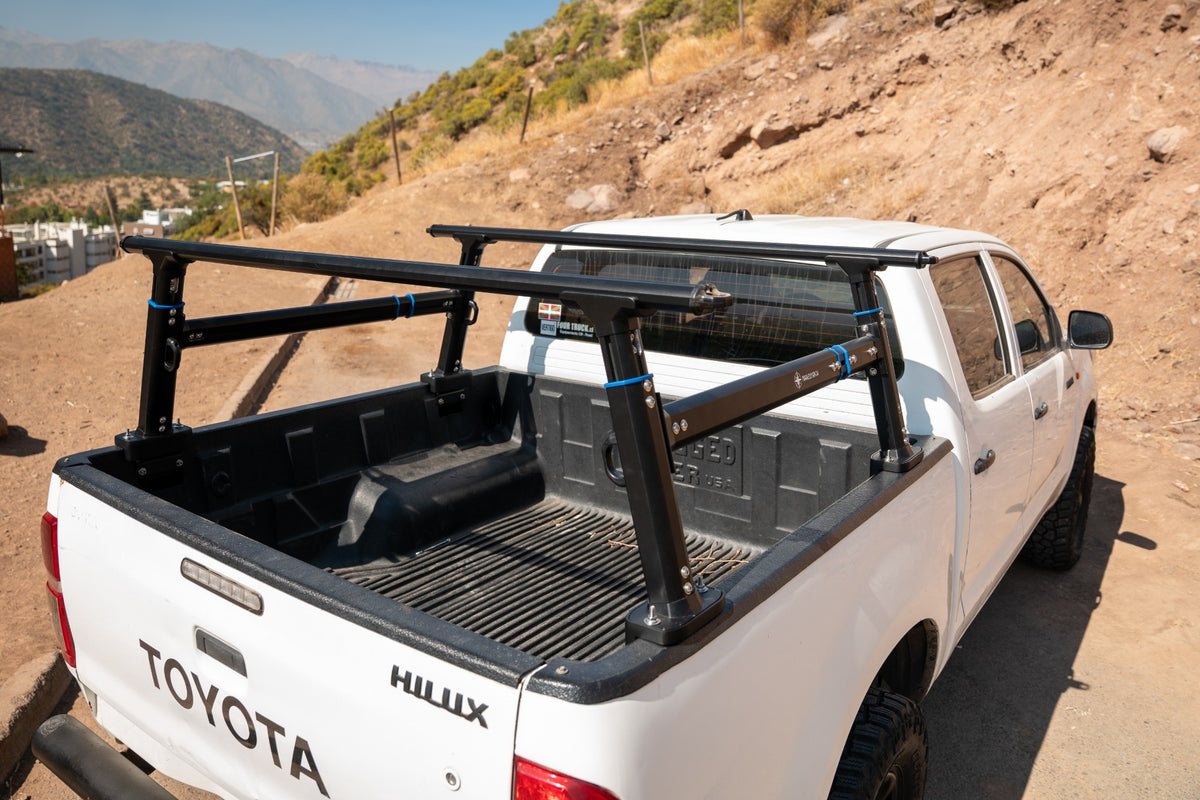 Detalle del Rack LE instalado en camioneta